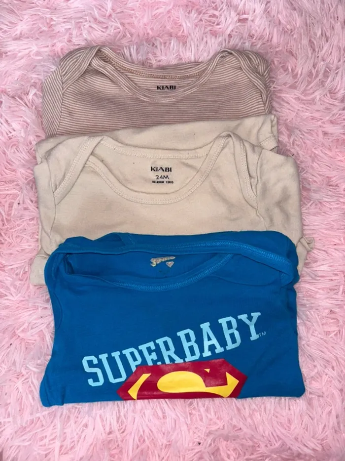 Lot de 3 bodys manches longues + 1 offert