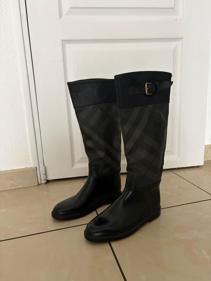 Bottes hautes noire Burberry - taille 37 - photo numéro 2
