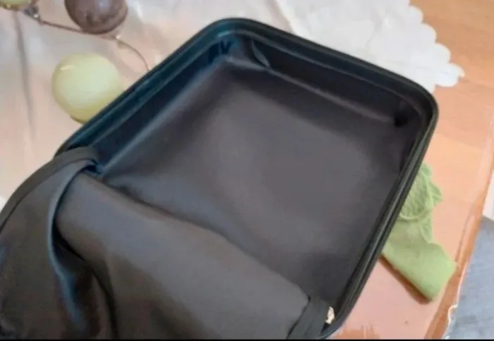 Valisette tupperware détourné en vanity original - photo numéro 4