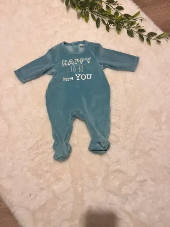 Pyjama en velours en 03 mois