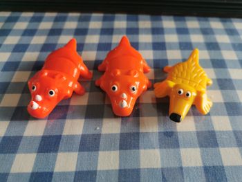 Lot de 3 figurines Kinder rhinocéros et chien