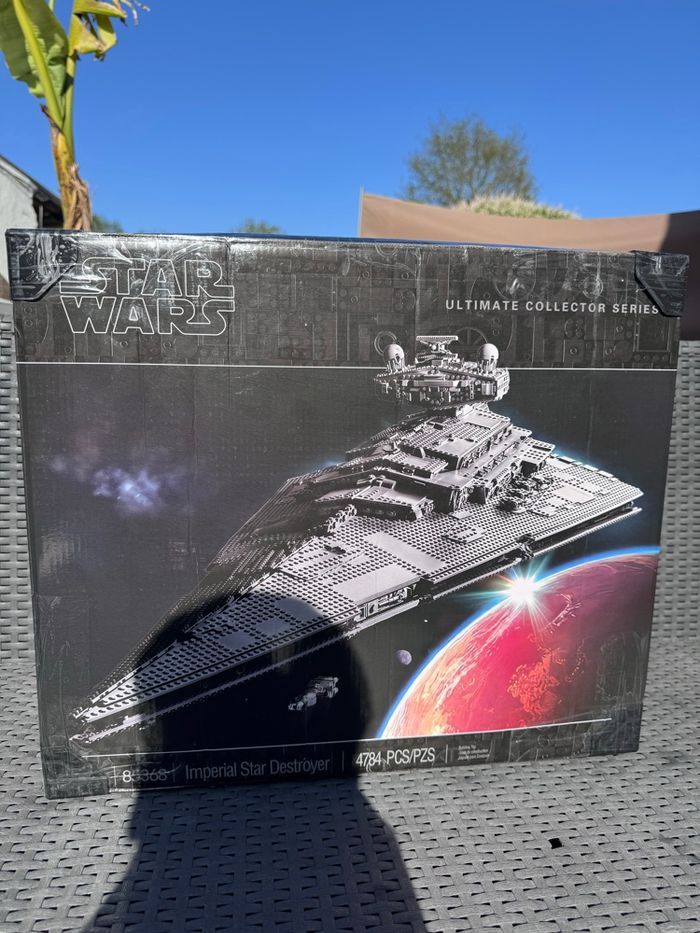 Star Wars Imperial Star Destroyer UCS – Grand modèle – Complet – Boîte & notice Reconditionnée - photo numéro 1