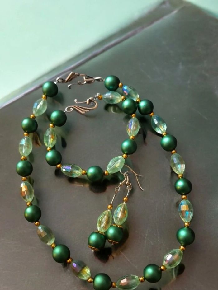 Parrurre boucles d'oreilles avec collier et bracelet vert - photo numéro 5
