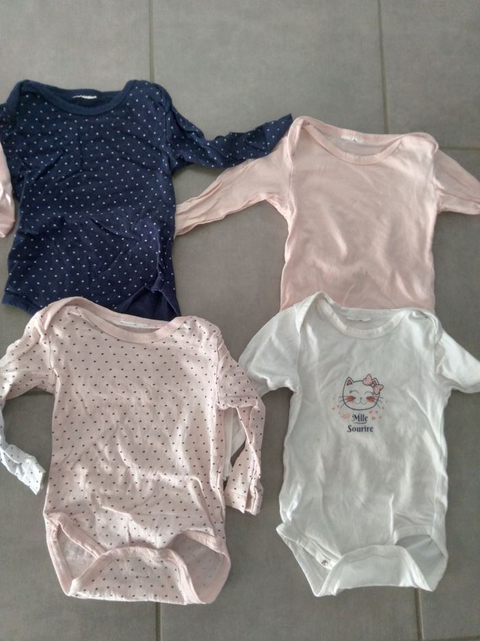 Lot de 7 bodies filles manches longues 6mois - photo numéro 2