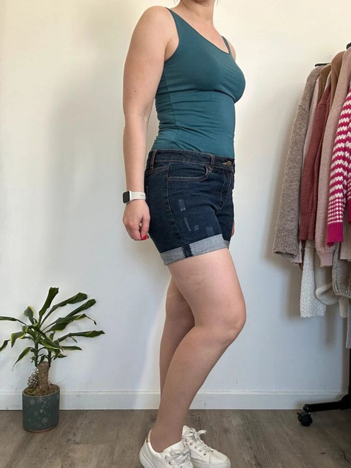 Kiabi Short bleu foncé brut – Taille 36 – Très bon état - photo numéro 3