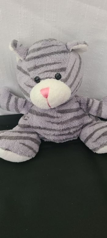 Petite peluche chat tigre HISTOIRE D'OURS boule rayé gris