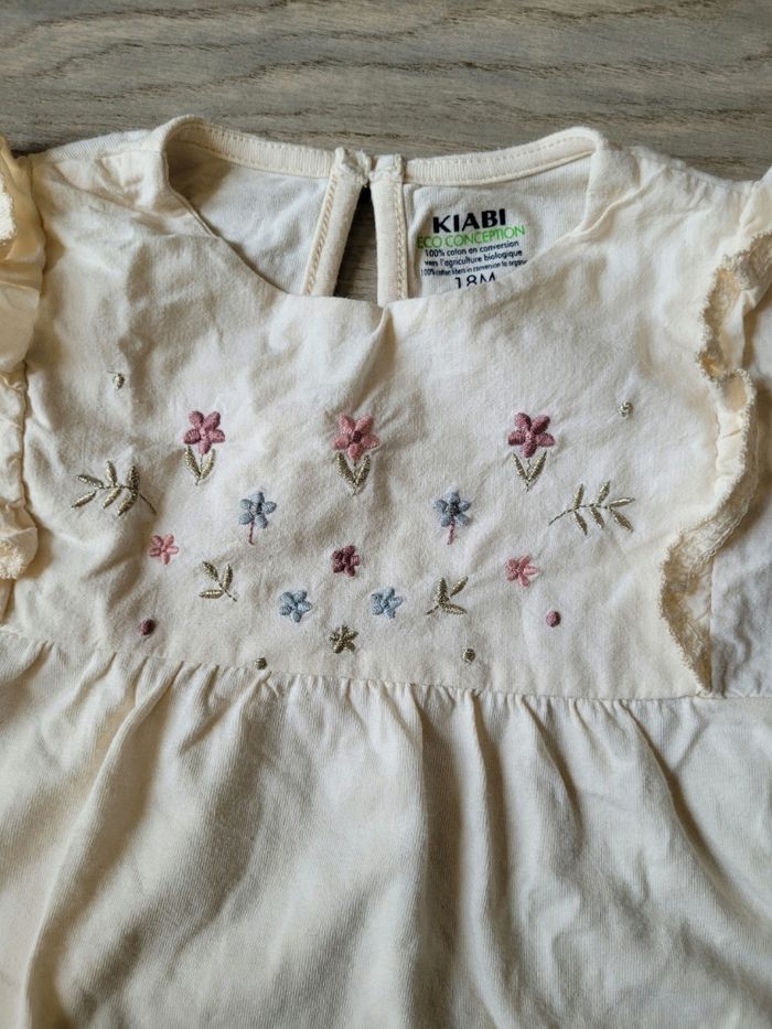 Ensemble t-shirt manches longues fleuris et legging  taille 18 mois - photo numéro 3