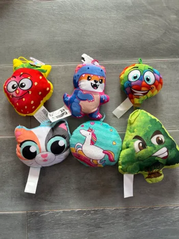 Lot 6 peluches