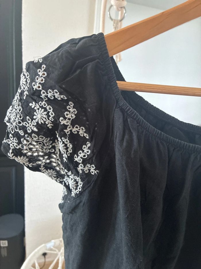 Tee shirt noir - photo numéro 3