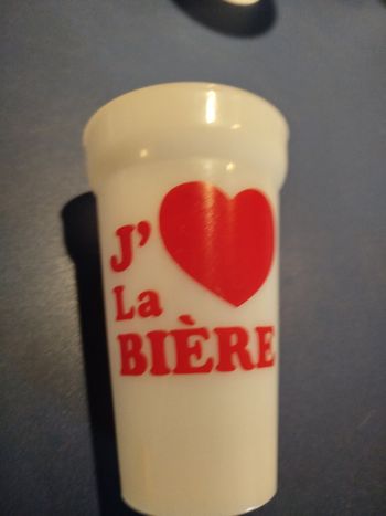 Verre ou gobelet neuf j aime la biere
