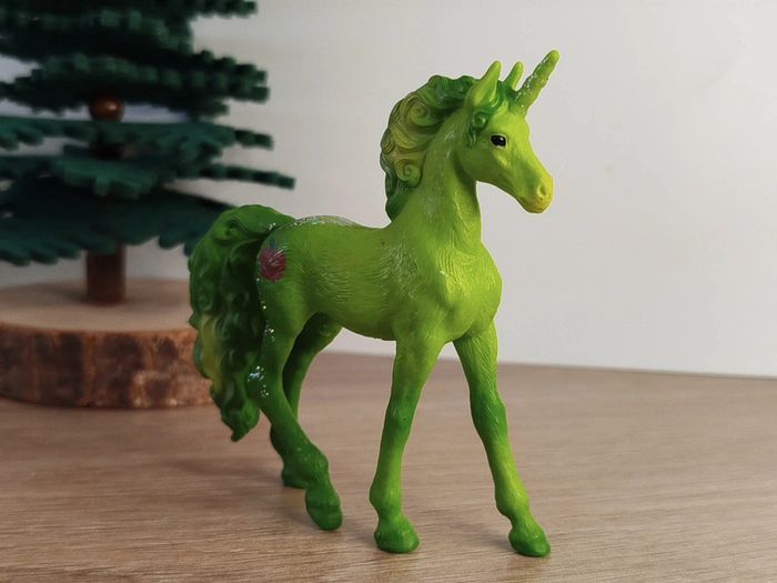 Schleich Figurine Animal imaginaire Bayala jeune licorne pomme - photo numéro 3