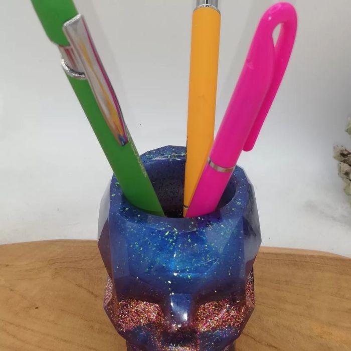 Crâne géometrique en résine