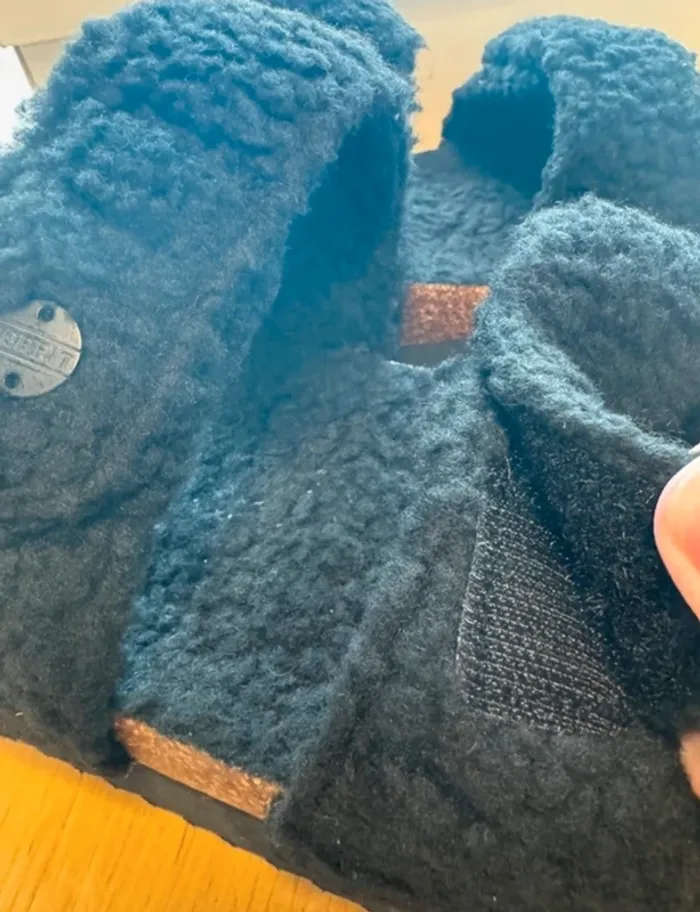 Esprit Mules à scratch Noire imitation fourrure taille 40 Neuf dans sa boîte d'origine. - photo numéro 6
