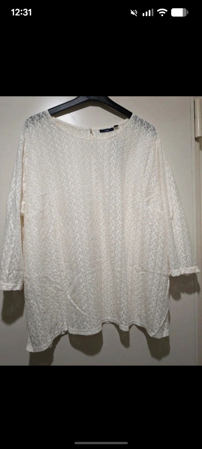 Magnifique blouse Kiabi en dentelle blanc écru. Taille 54/56