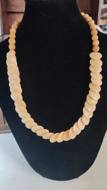 Collier crème beige vintage pastilles