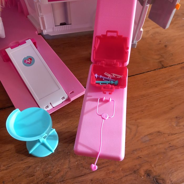 Ambulance barbie - photo numéro 7