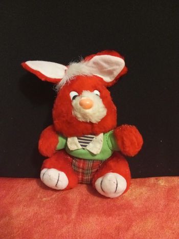 Lapin rouge et blanc vintage
