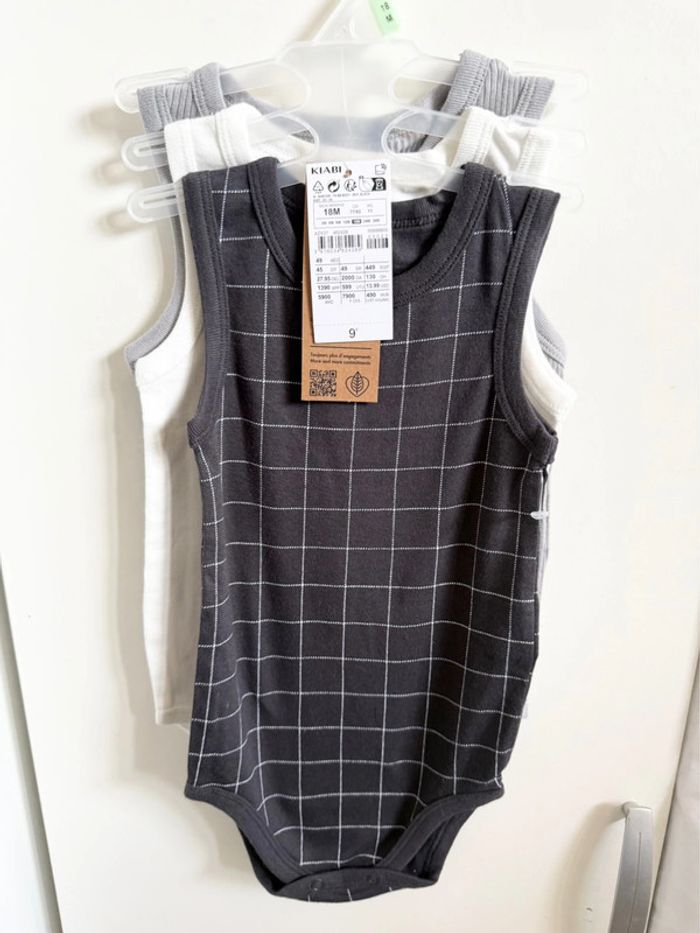 lot 18 vêtements dont 4 ensembles bébé garçon - 18 mois – Neuf avec étiquette - valeur 93€ - photo numéro 4