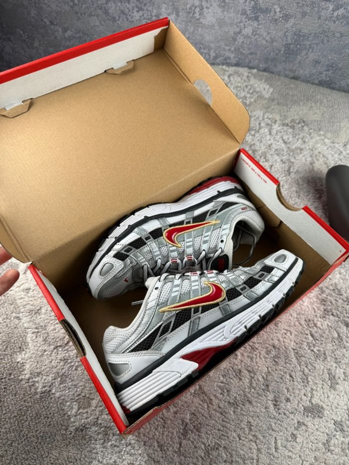 Nike P-6000 Running - OG White University - Red & Silver & White & Gold - photo numéro 17