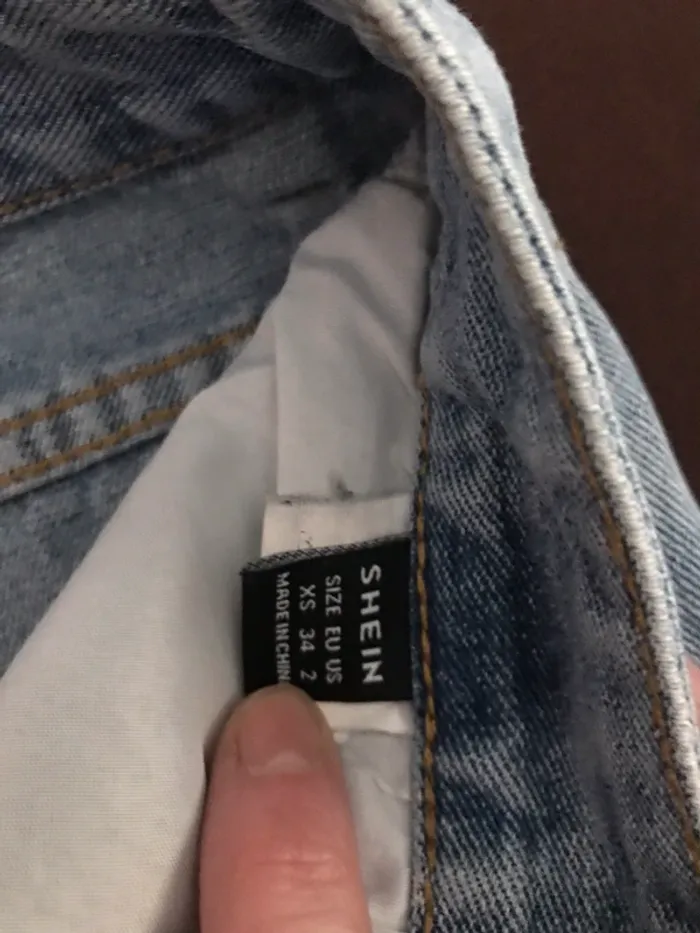 2 jeans fille xs - photo numéro 2