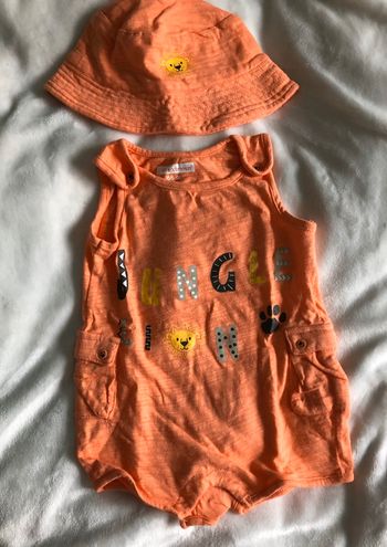 Barboteuse 6 mois 68 cm avec chapeau assorti