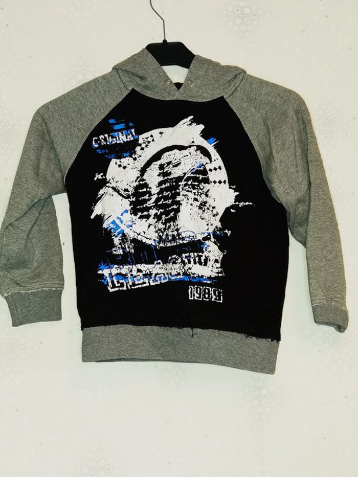 D3265 - sweat à capuche garçon 8 ans