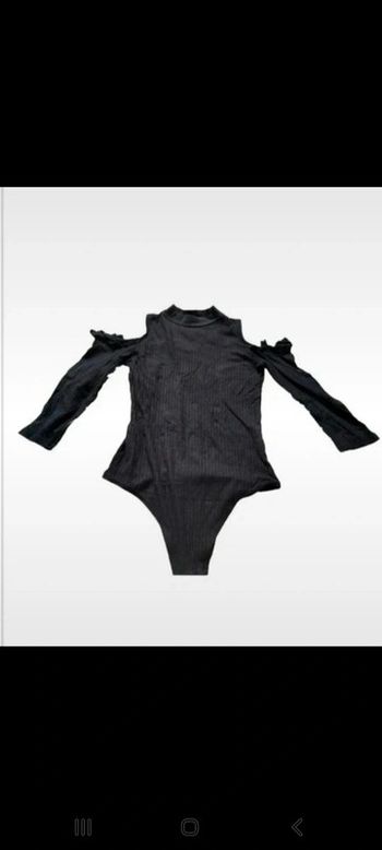 Body épaule dénudé