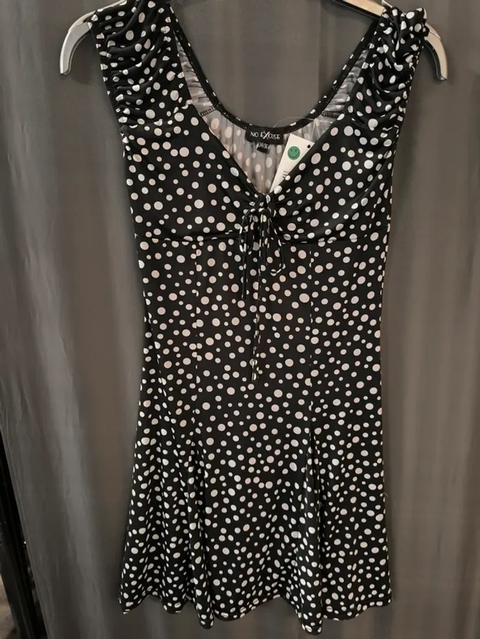 317831 robe noires à pois blanc femme 34/36 no excuses