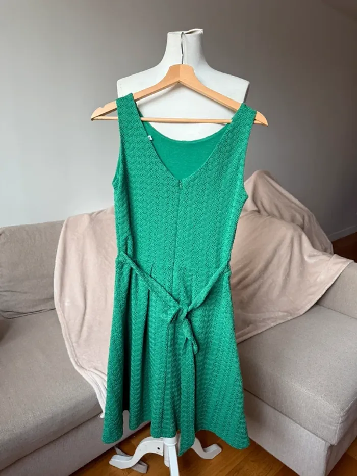 Magnifique robe Naf Naf M/38 - photo numéro 3