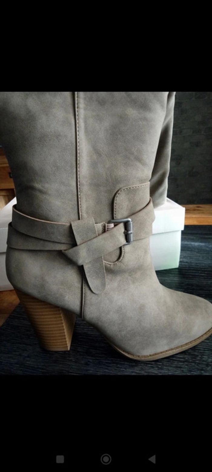 Bottes hautes daim beige - photo numéro 2