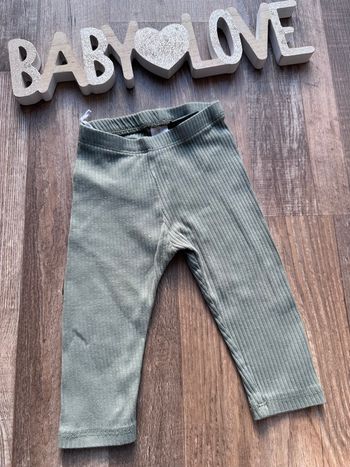 - Legging H&M - 12 mois - Très bon état 
