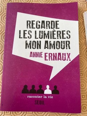 Livre regarde les lumières mon amour