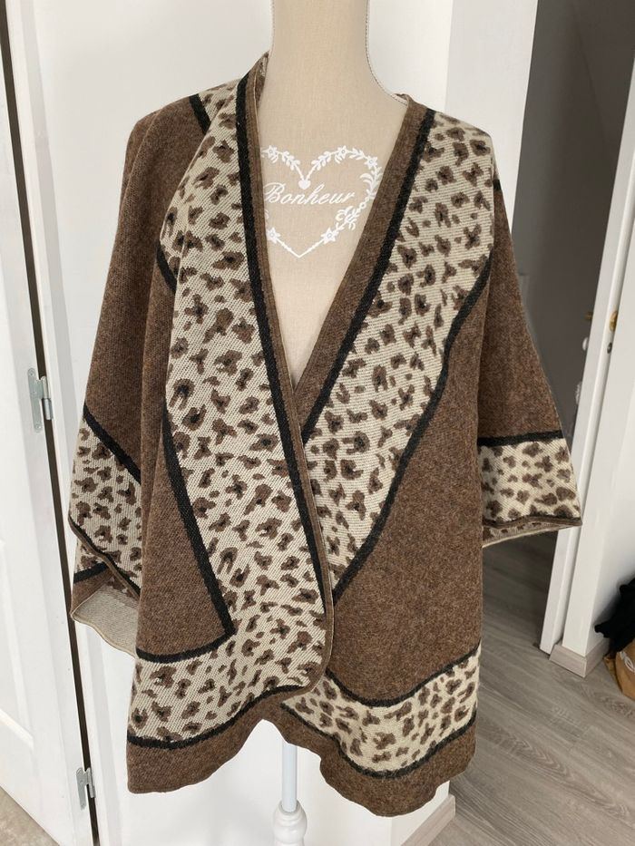 Écharpe châle beige et marron