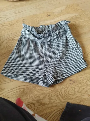 Short a carreau avec ceinture