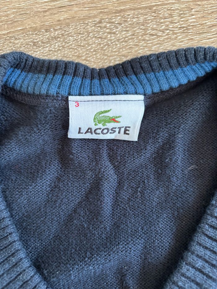 Pull col V Lacoste bleu marine taille 3 - photo numéro 2