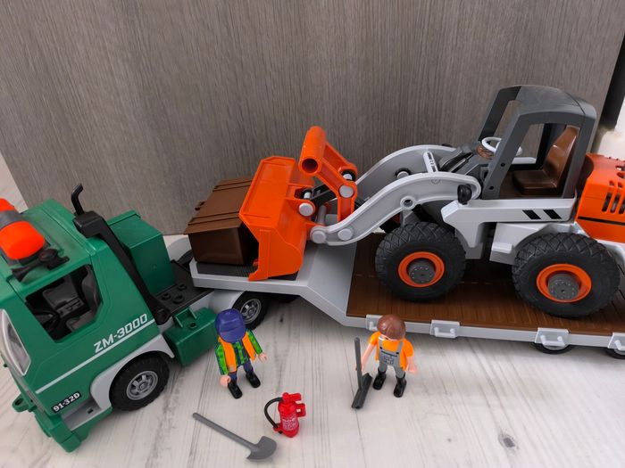 Camion à plateau avec chargeuse playmobil - photo numéro 4