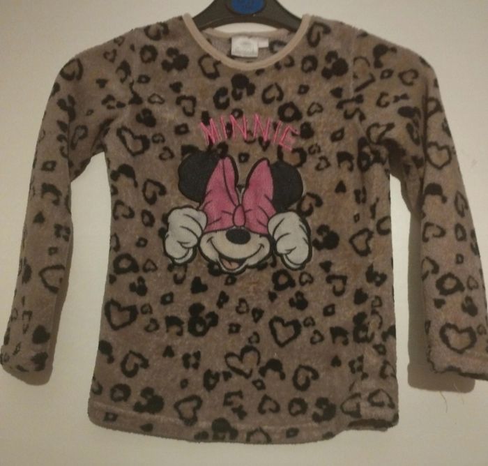 Pyjama 8 ans disney ( haut)
