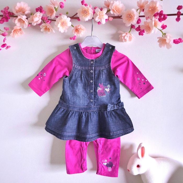 3 POMMES - ENSEMBLE 2P BÉBÉ FILLE BRODERIES LAPIN & COEURS, VOLANTS & NOEUD 12M