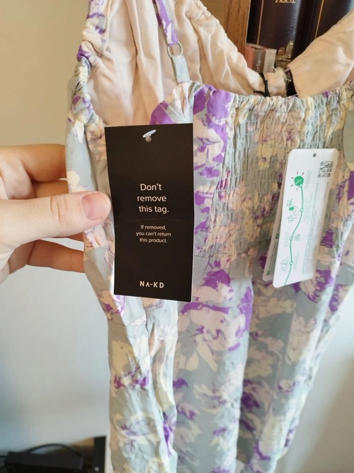 Très jolie robe NA-KD neuve taille 38 - photo numéro 4