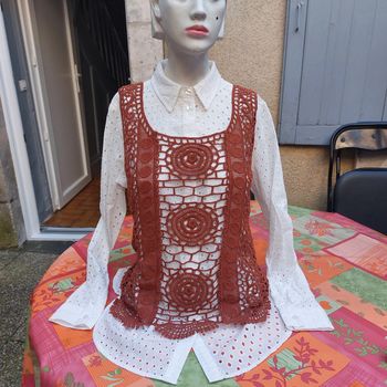 Joli top en crochet pour 36 ou 38