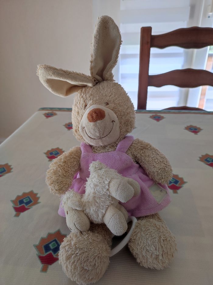 Doudou lapin musical