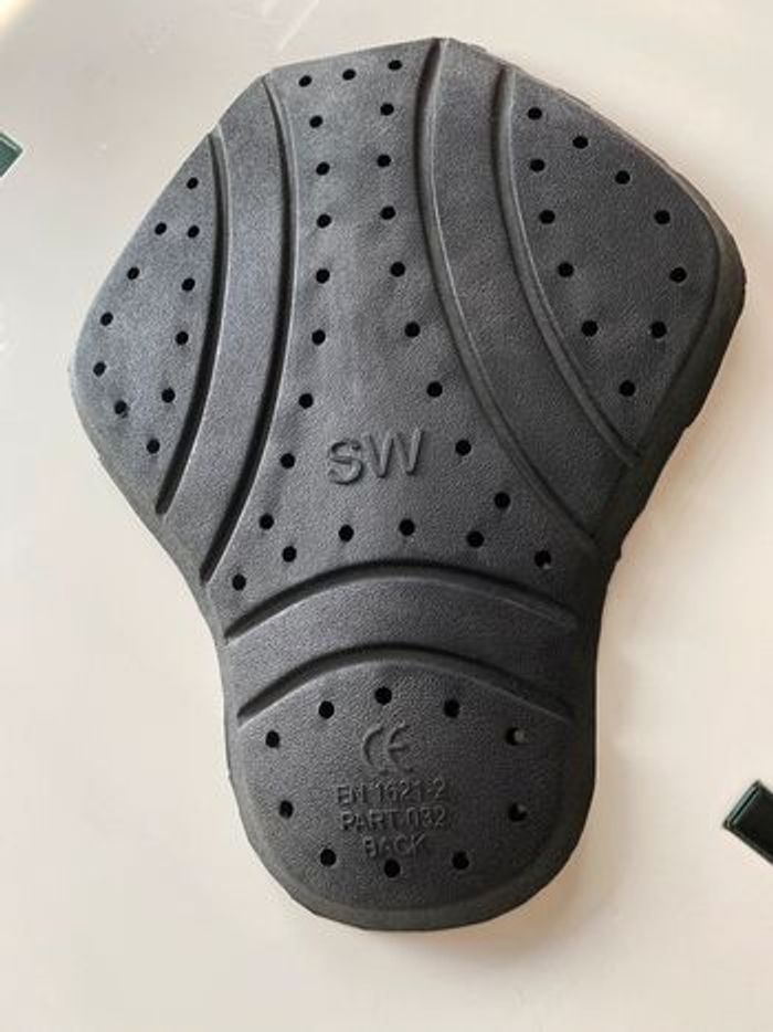 Protection dorsale amovible moto vélo etc