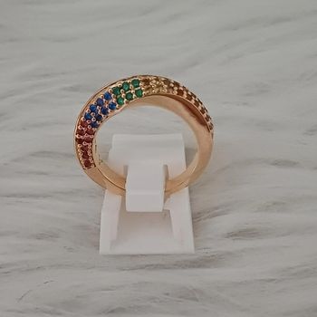 Bague doré à l'or fine et pierre zircon de la marque carré y