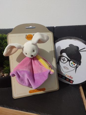 Mini Doudou plat lapin rose jaune Les Bonbons baby nat' blanc rose violet jaune