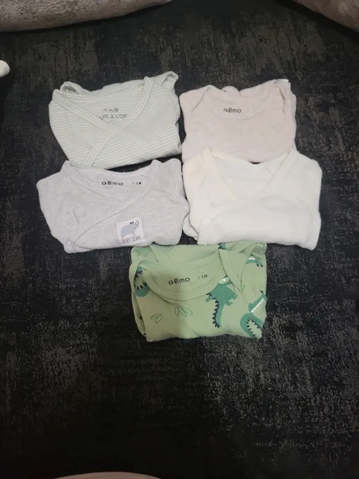 Lot de 14 bodys 1 mois - photo numéro 3