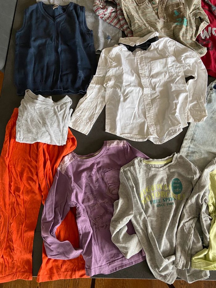 Gros lot de vêtements garçon 5 ans - photo numéro 5