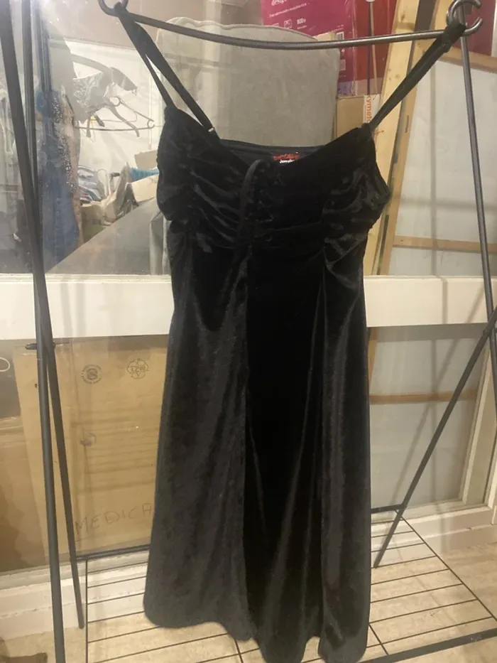 Robe en daim noire - photo numéro 11