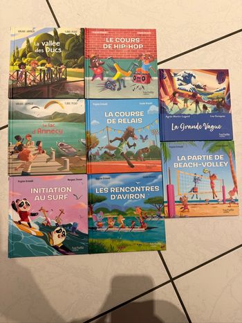 8 livres enfants neufs