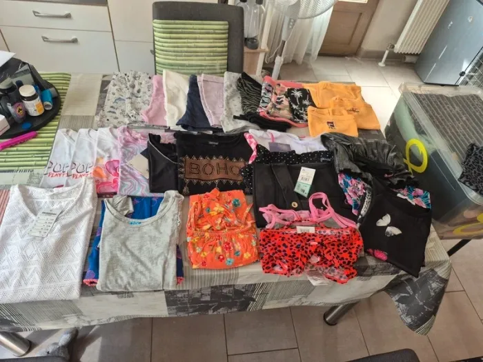 Gros lot de vêtements fille 8/9/10 ans