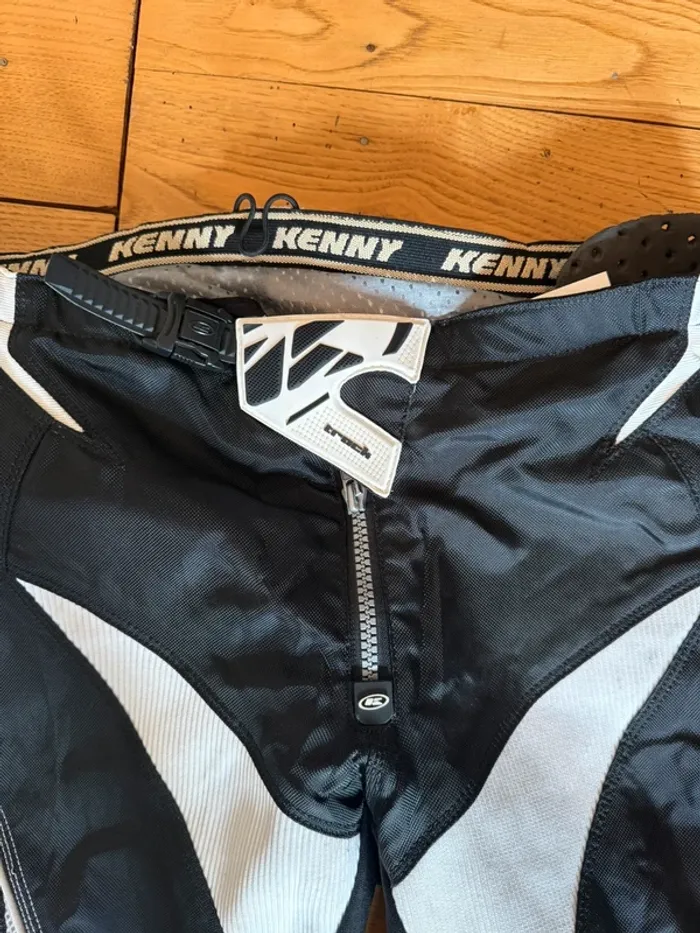 Pantalon de moto cross en très bon état taille 40 kenny - photo numéro 2
